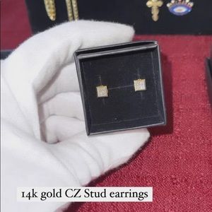 14k gold CZ Stud earrings 🔥🔥